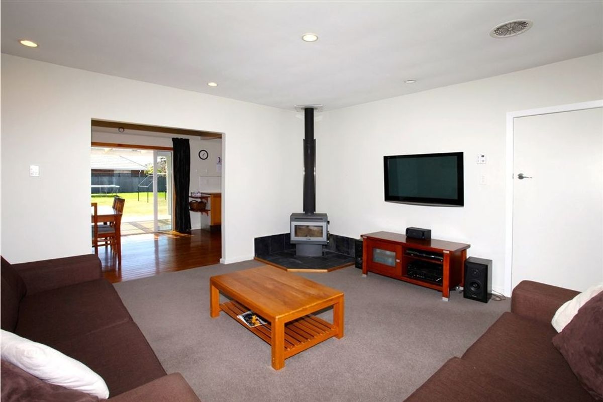 Beautiful family home on Hare St - Widok 4