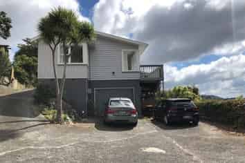 25 Breton Grove, Kingston