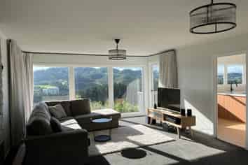 25 Breton Grove, Kingston