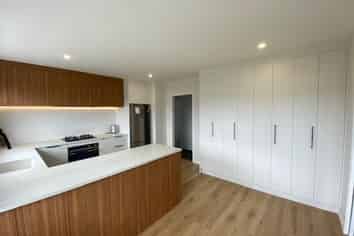 25 Breton Grove, Kingston