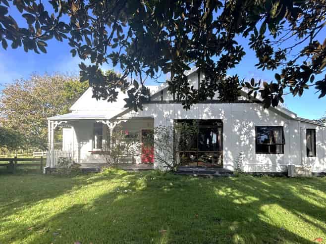 1071 Links Road, Waiohiki