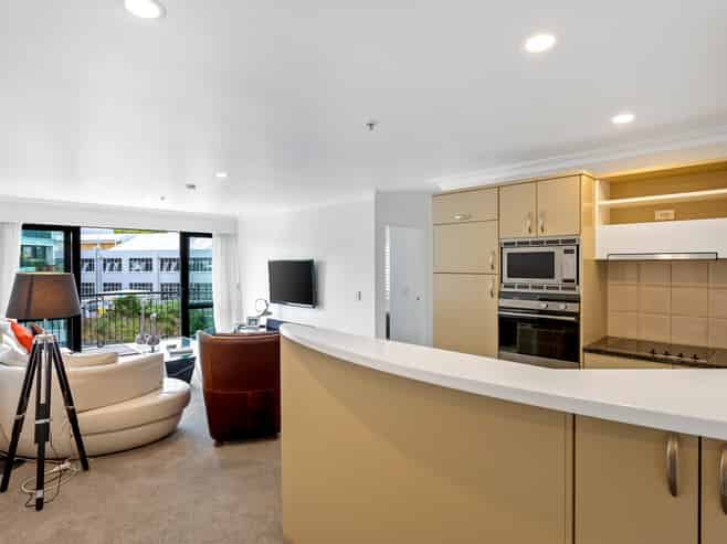 4J/118 Gladstone Road, Parnell