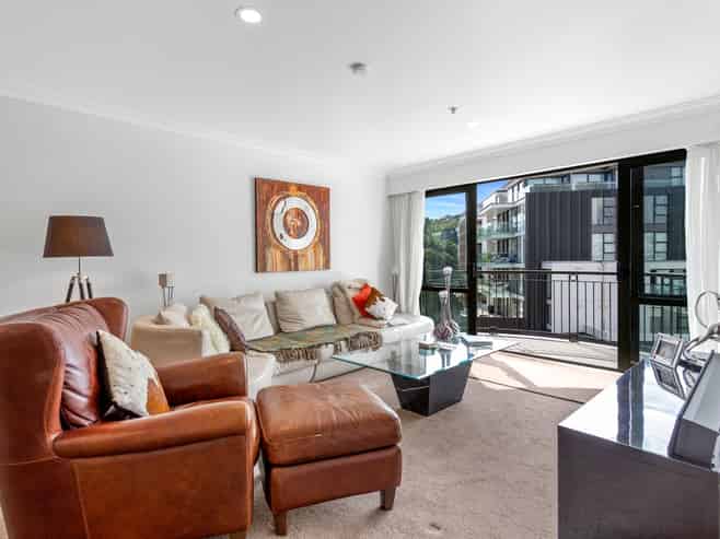 4J/118 Gladstone Road, Parnell