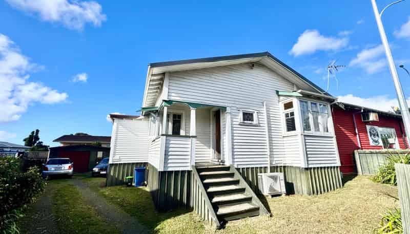 104 McLeod Road, Te Atatu South