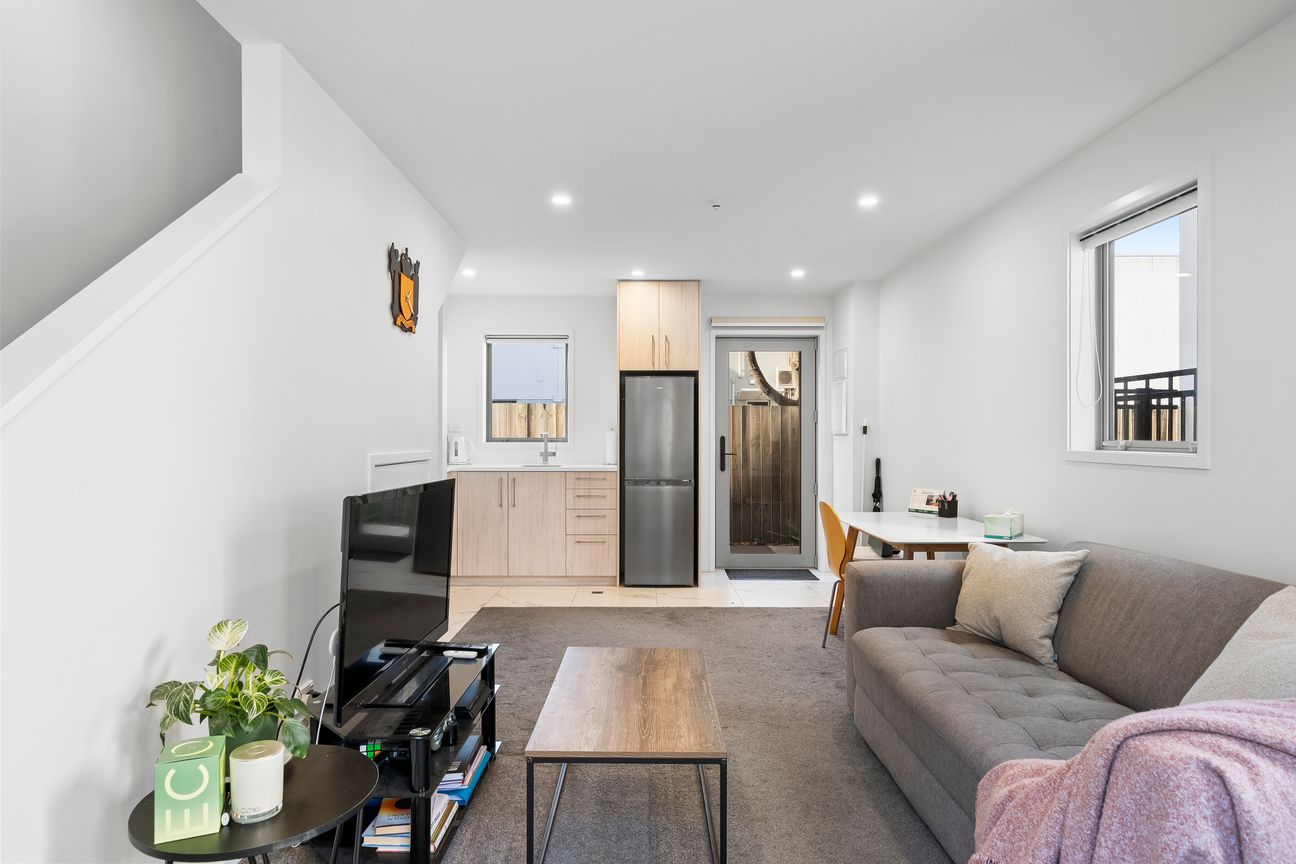 City-Fringe Style with Built-In Returns - Widok 3