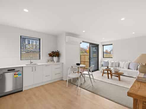 1-2/437 Worcester Street, Linwood
