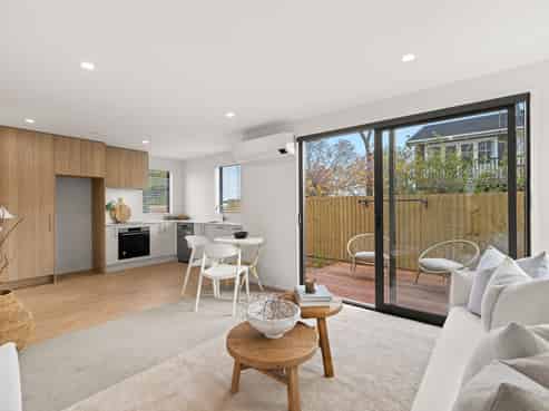 1-2/437 Worcester Street, Linwood