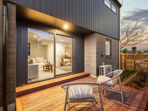 1-2/437 Worcester Street, Linwood