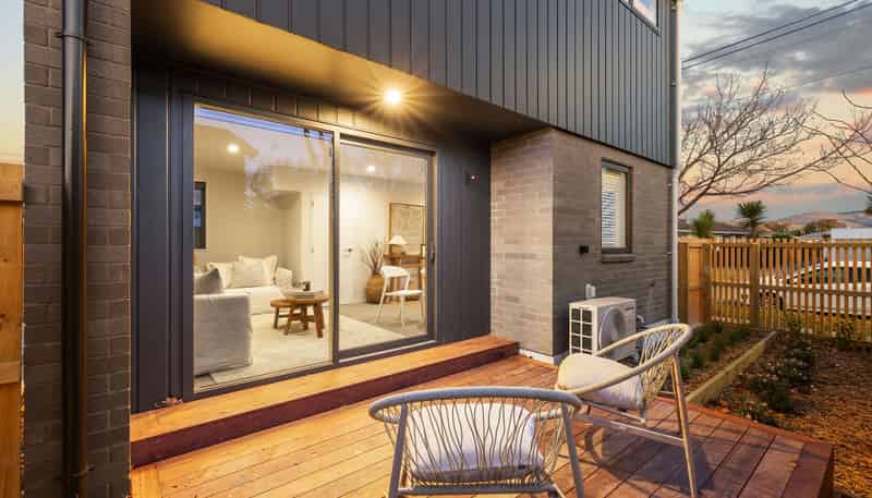 1-2/437 Worcester Street, Linwood