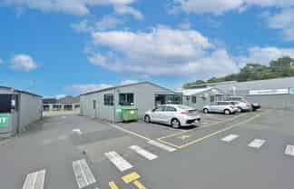 318M² AFFORDABLE LOW STUD WAREHOUSE/SHOWROOM
