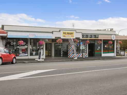 Multi-tenanted on main arterial!
