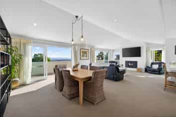 24 Hillplough Heights, Richmond