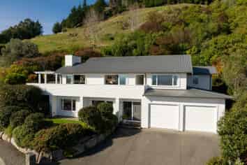 24 Hillplough Heights, Richmond