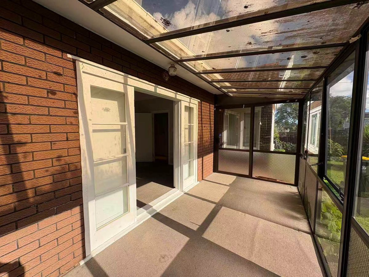 Conveniently Located 4 Bed Family Home - Ansicht 3