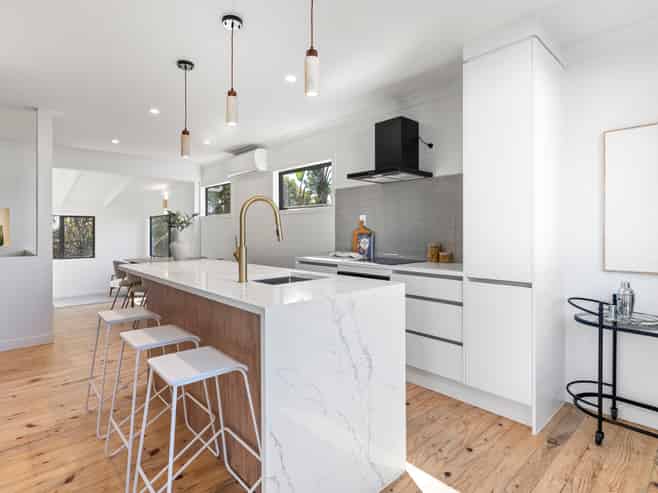 583 East Coast Road, Browns Bay