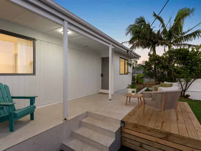 583 East Coast Road, Browns Bay