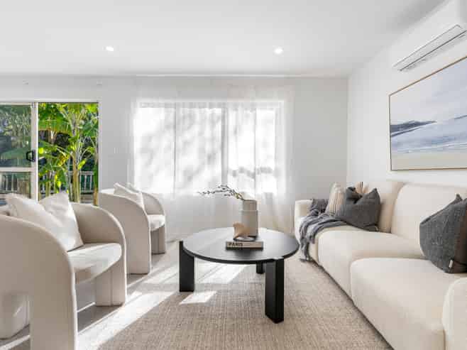 583 East Coast Road, Browns Bay