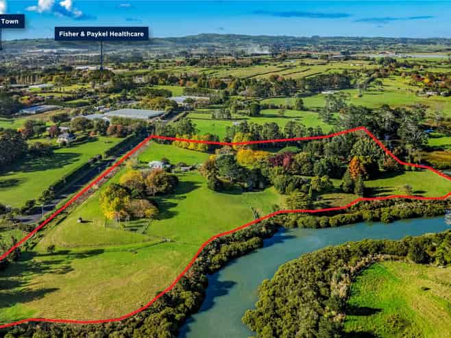 Future urban landholding with estuary frontage
