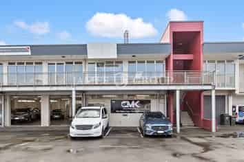VERSATILE ONEHUNGA OFFICE/SHOWROOM SPACE