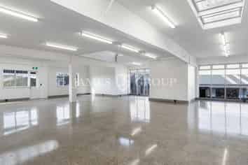 VERSATILE ONEHUNGA OFFICE/SHOWROOM SPACE