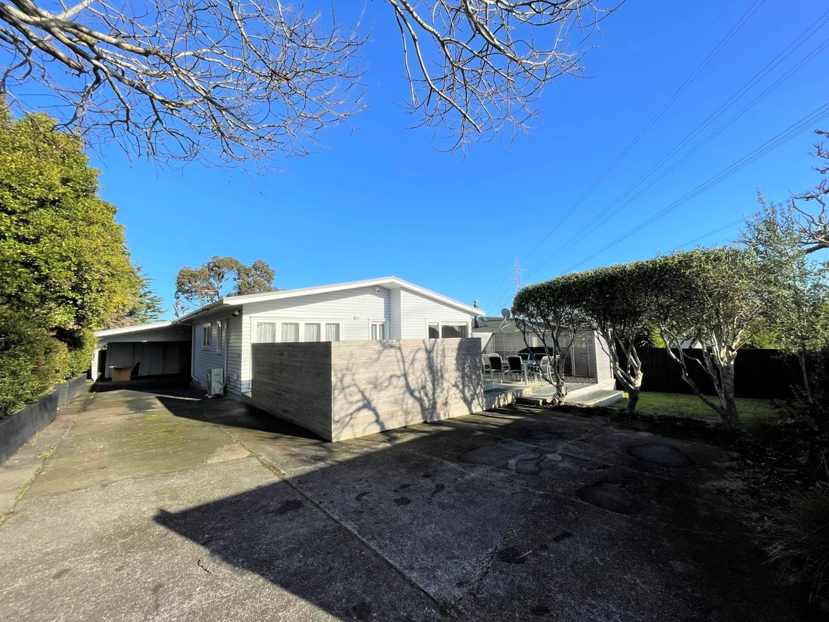 3 bedrooms plus studio with 3 bathrooms, Lynfield