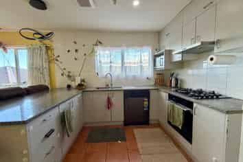 2/47 Archibald Road, Kelston