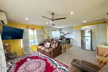 2/47 Archibald Road, Kelston