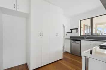 16 Tawai Street, Trentham