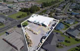 Expansive retail, workshop or warehouse