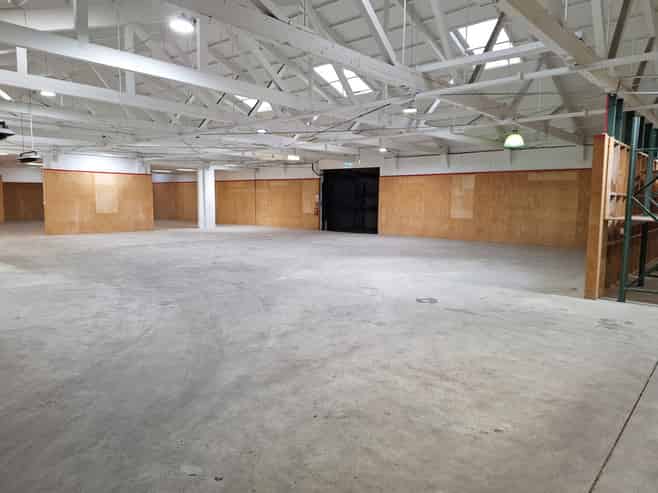 Expansive retail, workshop or warehouse