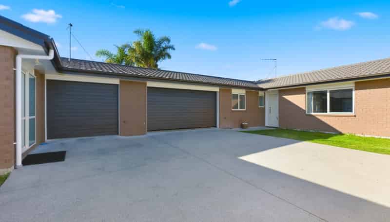 186 / 186a Ballintoy Park Drive, Welcome Bay