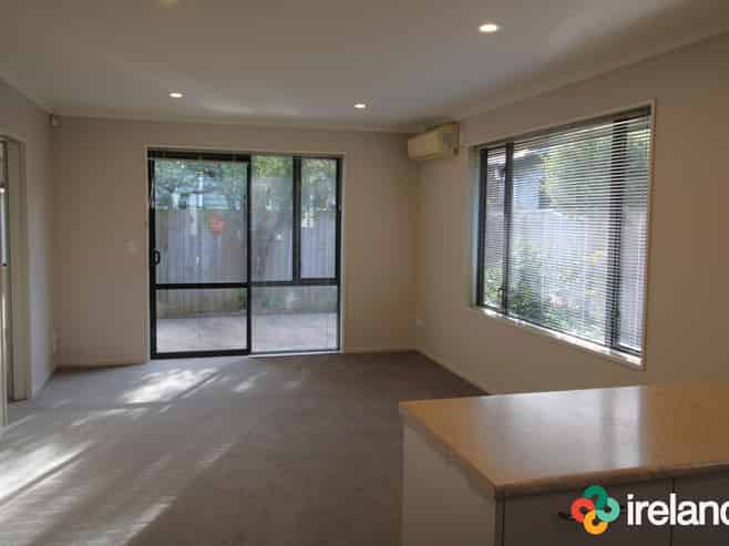 2/224 Hills Road , Edgeware