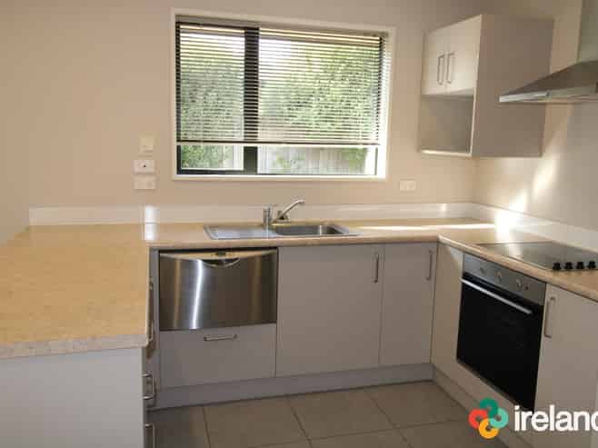 2/224 Hills Road , Edgeware