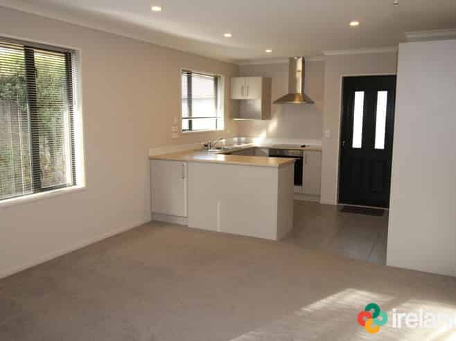 2/224 Hills Road , Edgeware