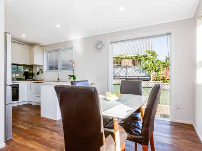 8 Japonica Crescent, Ranui Heights