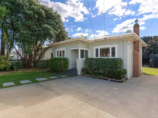 15 Levonia Street, Western Springs