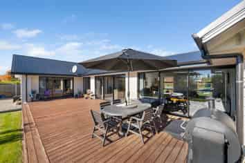 6 Spitfire Drive, Burleigh