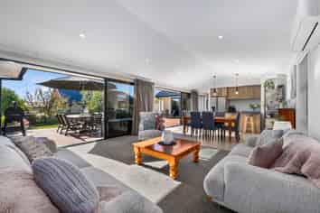 6 Spitfire Drive, Burleigh