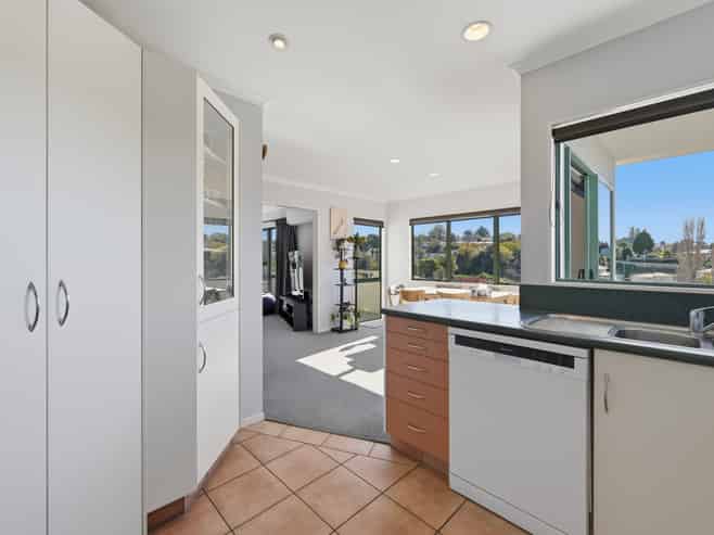5 Matawha Way, Brookfield