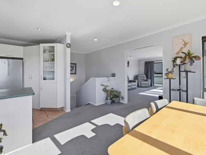 5 Matawha Way, Brookfield