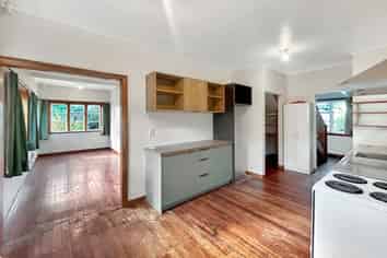 172 Cook Street, West End