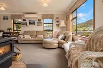 20 Ferguson Street, KUROW