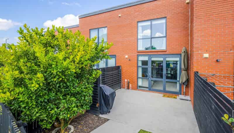 83 Walsh Road, Papakura