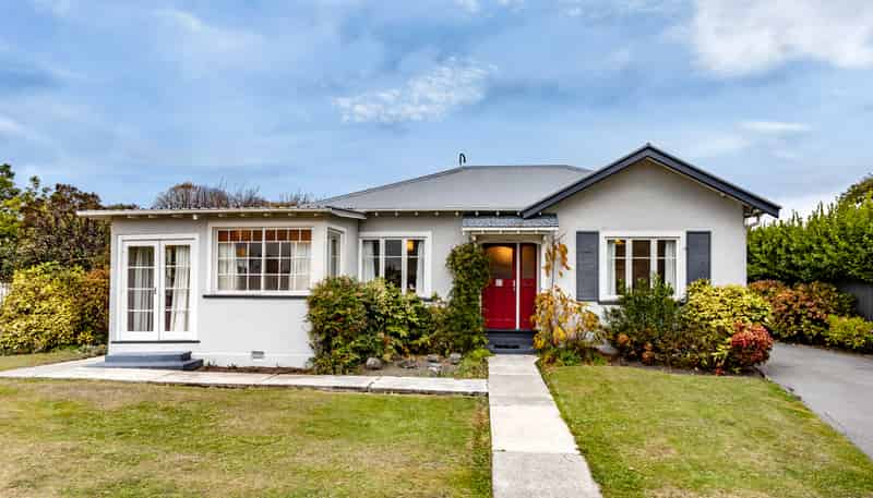 47 Pitcairn Crescent, Bryndwr