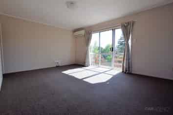  11 Mile Place, Henderson
