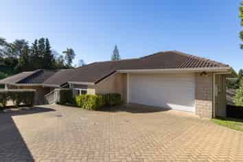 11 Darraghs Lane, Brookfield