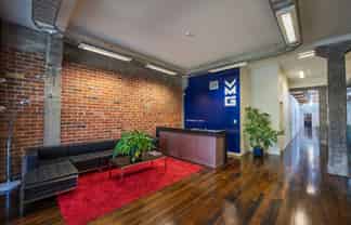 VERSATILE SHOWROOM / RETAIL / OFFICE PREMISES