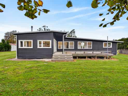 920 Park Road South, Longlands