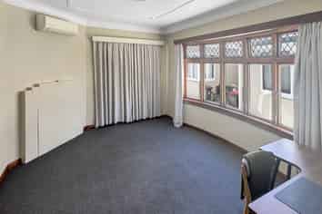 2/402 Queen Street East, Hastings