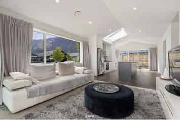 15 Lincoln Rd, Jacks Point